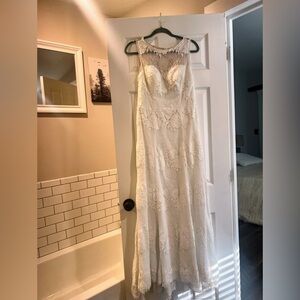 Elegant Lace Wedding Dress